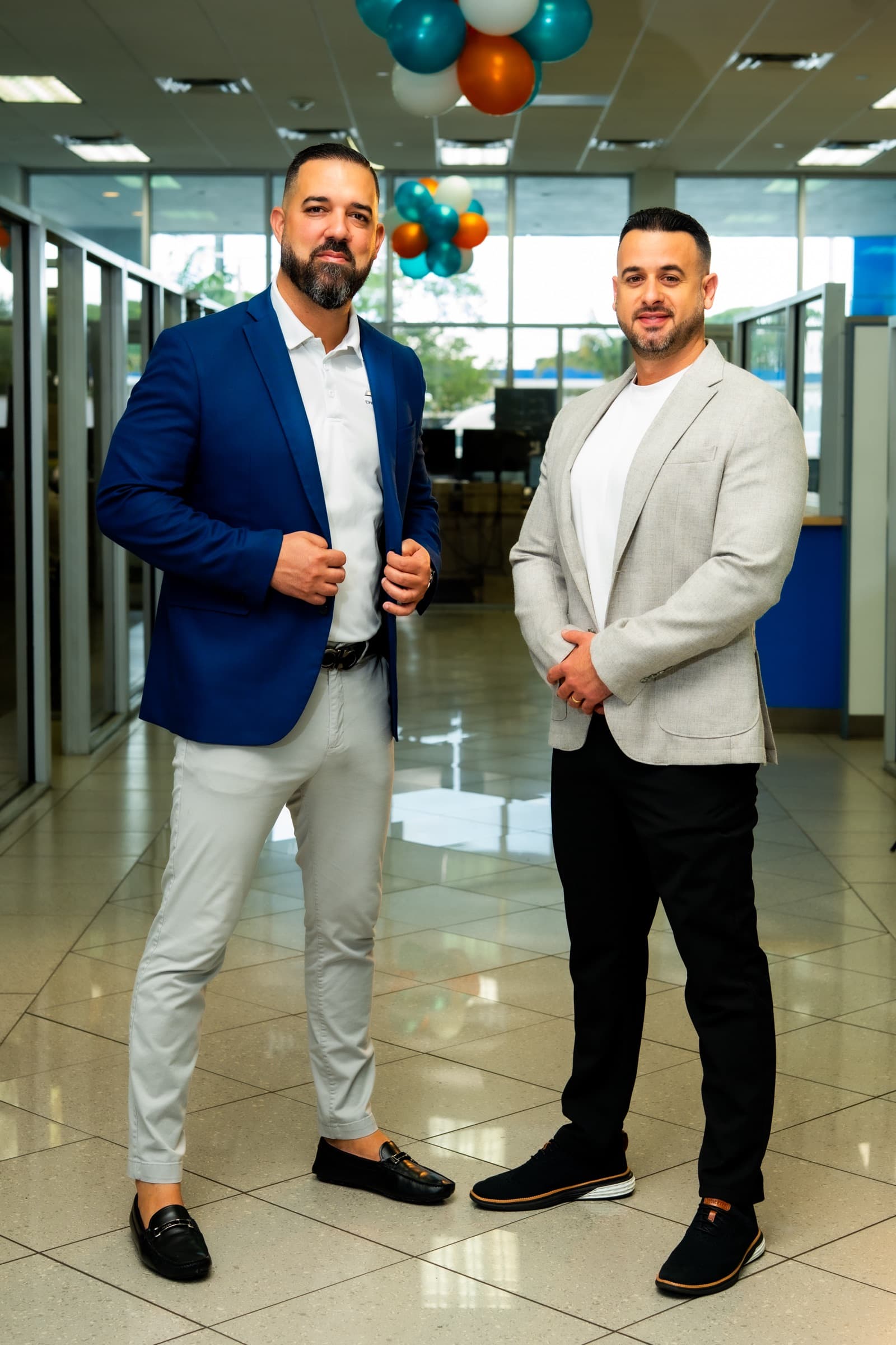 Marcel y Pantin en el showroom